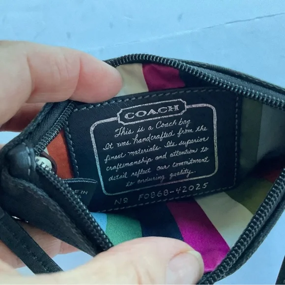 Coach wallet/wriestlet, black and silver. - Picture 6 of 6